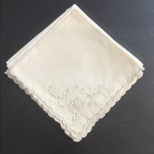 Elegant Embroidered Linen Napkins